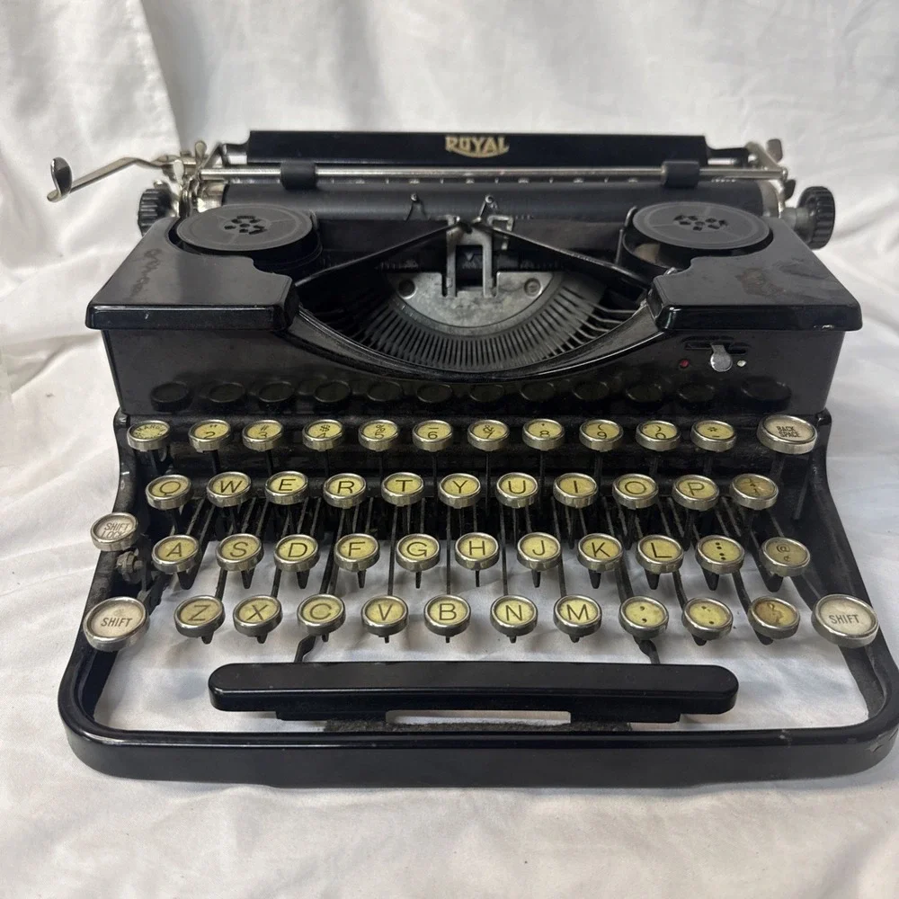Vintage Royal 10? Standard Manual Typewriter Glass Keys Office Writer 20's 30's